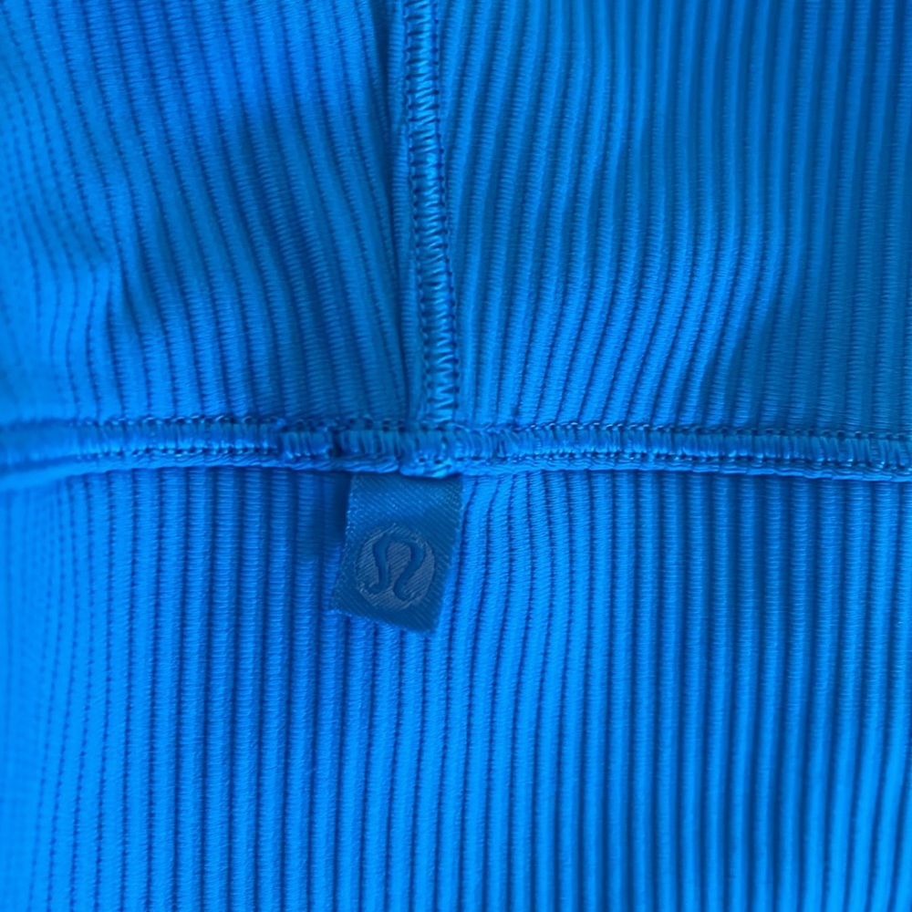 Lululemon Power Pivot tank - Picture 3 of 3